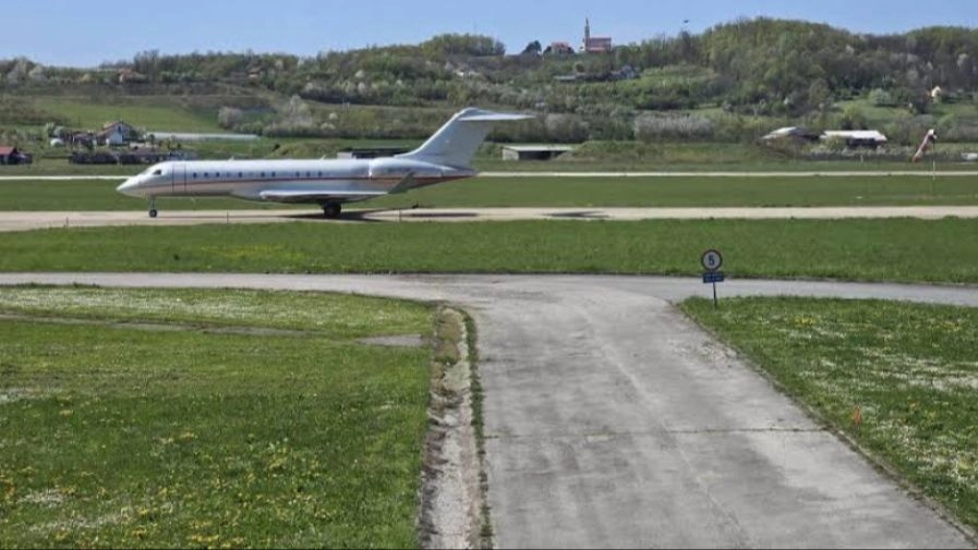 Avion Trampovog sina jutros ponovo bio u Banjoj Luci: Šta je radio dva dana nakon posjete?